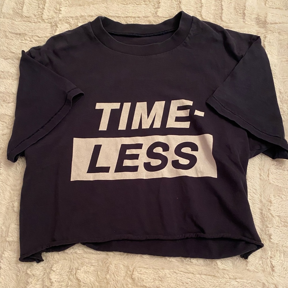 Crop Top Shirt. Size S